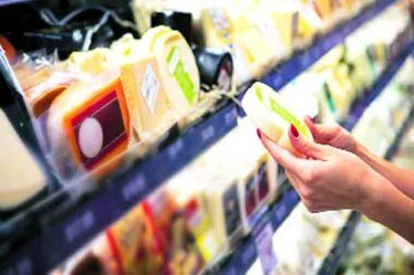 Samples of various packaged food items under six pre-defined food categories were collected from 419 cities/districts across 34 States/Union Territories. (Representative image)
