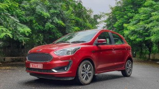 2021 Ford Figo AT red