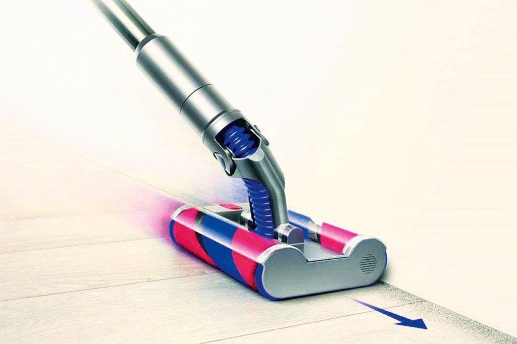 A piece of advice: Do not use the Dyson Omni-glide on your carpeted floors/rugs as the omnidirectional Fluffy cleaner head has been engineered for hard floors only.