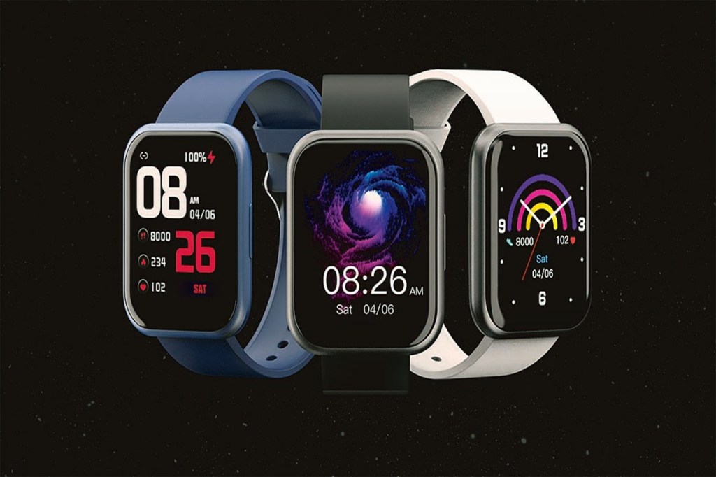 Productivity is something that has been taken care of, with features like calls/SMS quick replies, world clock, stock market information (available via OTA) and flashlight.