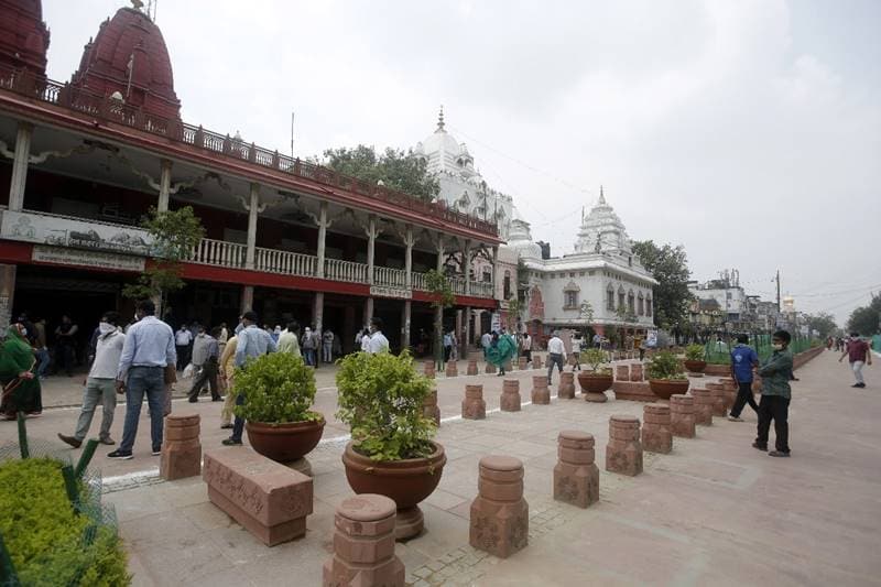 The central verge of Chandni Chowk is lined with stone seats, bollards and planters. (Image: IE)