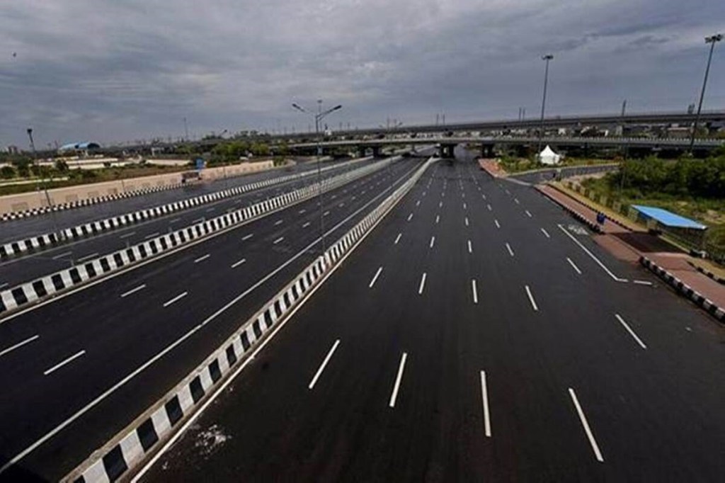 Delhi-Mumbai expressway, highway Delhi-Mumbai expressway, highway