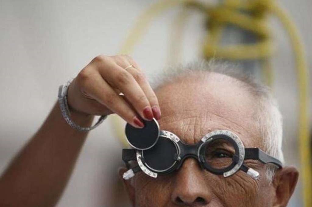 Stem Rx Bioscience Solutions Pvt Ltd, eyesight, age-related macular degeneration, AMD, cell-based therapy, vision, stem cells, blindness, macula, blood vessels, retina.