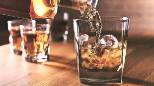 whiskey and natural ice