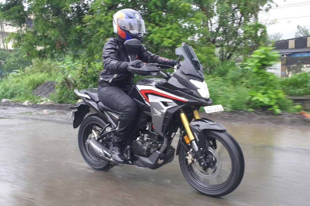 Honda CB200X Review images