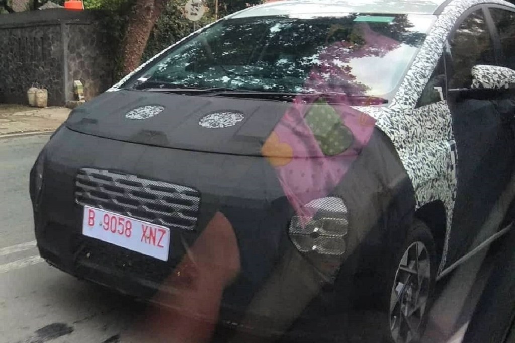 New spyshots of Hyundai Stargazer show a Staria-like headlamp assembly