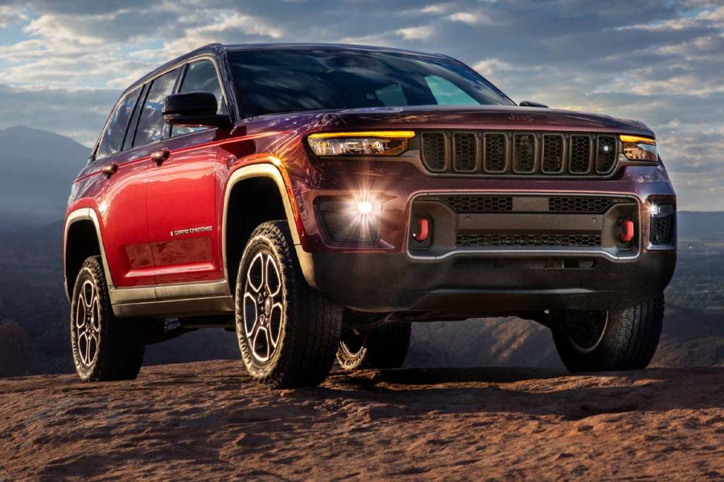 Fifth-gen Jeep Grand Cherokee breaks cover: India launch next year