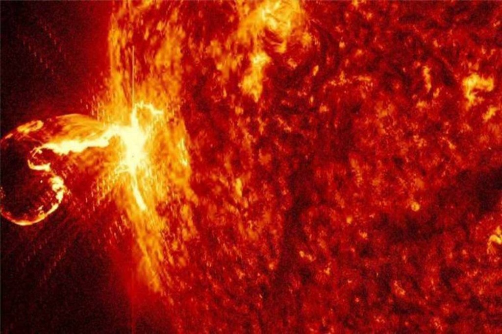 Solar storms, called Coronal Mass Ejection by astronomers, refers to the phenomenon in which the Sun ejects highly magnetised particles. (Representational image) Solar storms, called Coronal Mass Ejection by astronomers, refers to the phenomenon in which the Sun ejects highly magnetised particles. (Representational image)
