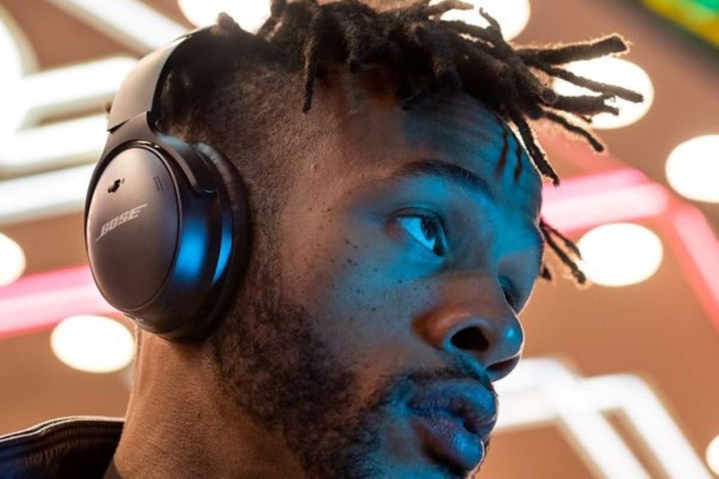 The headphones would be available to users in either black or ‘smoke white’ colours. (Image: Bose)