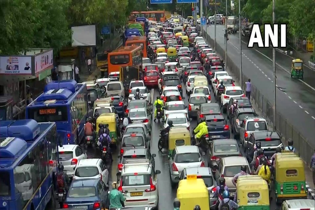 delhi taffic delhi taffic