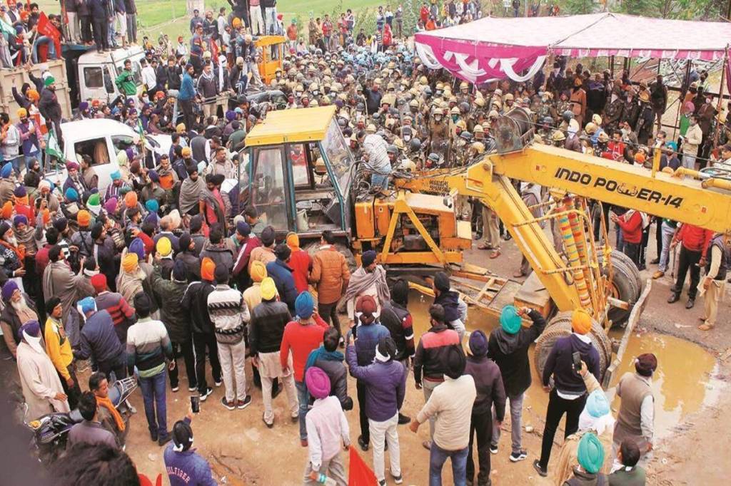 The Supreme Court allowed the Centre to file a formal application to make farmer unions party to the plea seeking opening of road blockade at Delhi-Uttar Pradesh border at UP Gate. 