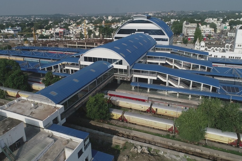 Habibganj station, railway