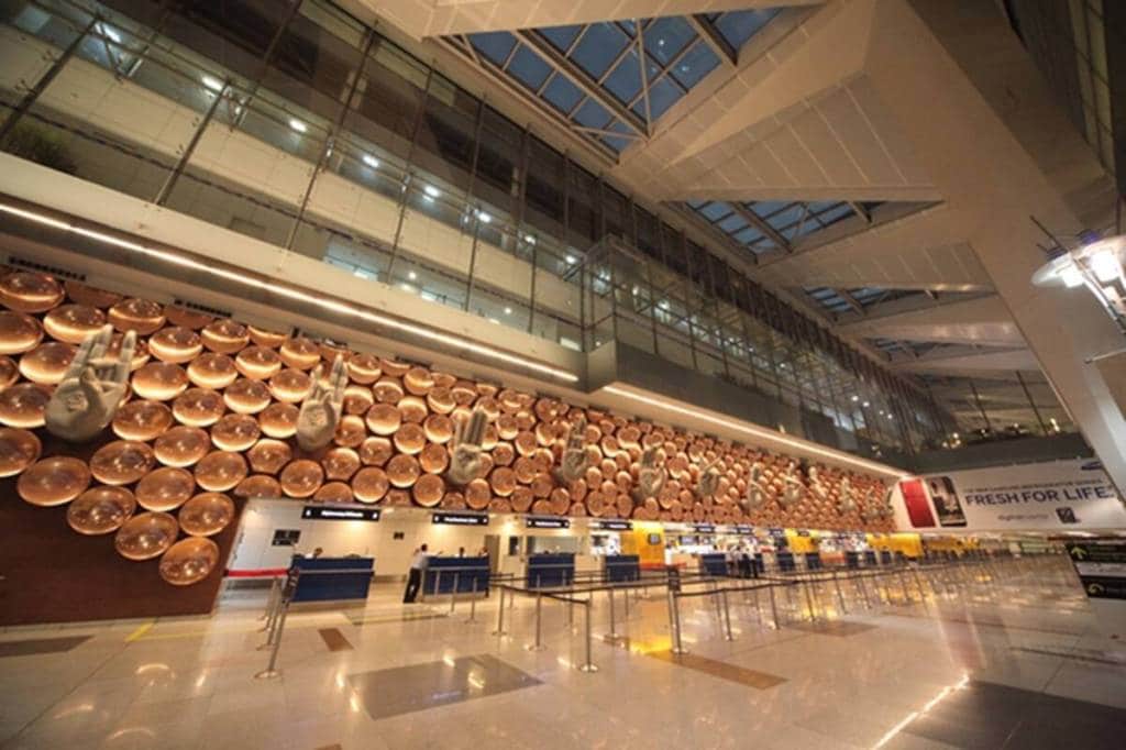 Delhi airport, elevated taxiway
