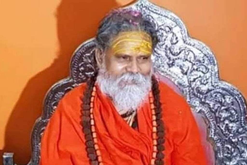 The influential Hindu seer was hospitalised in April after he tested positive from COVID-19. Several political and religious leaders condoled his demise. The influential Hindu seer was hospitalised in April after he tested positive from COVID-19. Several political and religious leaders condoled his demise.