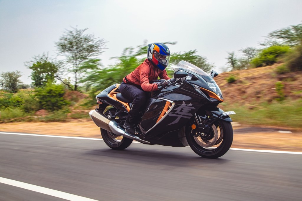 2021 Suzuki Hayabusa First Ride Review | Makes stepping into hypersport territory easier