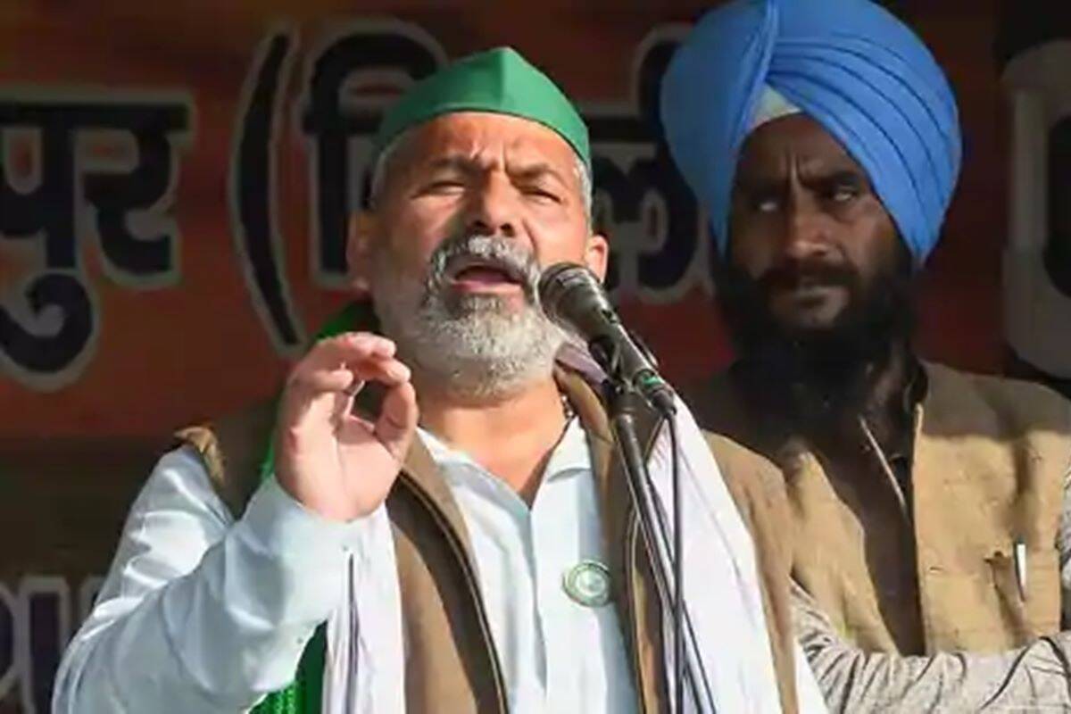 Rakesh Tikait on Tuesday blatantly threatened media houses to either support the protesting farmers or become their next target. 