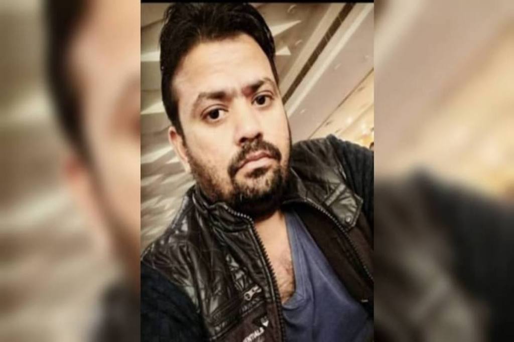 Sunil Agarwal, the owner of the restaurant, tried to intervene and end the argument, but was shot dead by one of the accused.