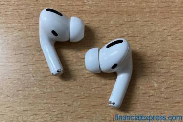 In addition to Samsung and Xiaomi which gained customers in the last quarter substantially, the other players that performed well include JBL, JLab, and QCY.