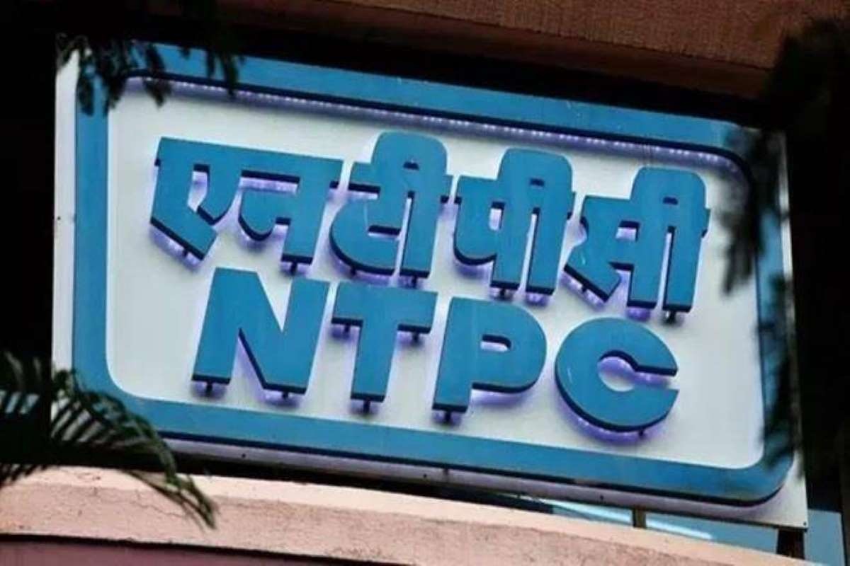 NTPC imported 0.5 MT coal in Q1FY22 against 0.2 MT imported in the corresponding quarter last year. Its overall coal consumption in the quarter increased by 14.6% to 46.3 MT. NTPC’s captive mines produced 2.5 MT of the fuel in Q1, marginally higher than 2.4 MT in the same period in FY21. NTPC imported 0.5 MT coal in Q1FY22 against 0.2 MT imported in the corresponding quarter last year. Its overall coal consumption in the quarter increased by 14.6% to 46.3 MT. NTPC’s captive mines produced 2.5 MT of the fuel in Q1, marginally higher than 2.4 MT in the same period in FY21.