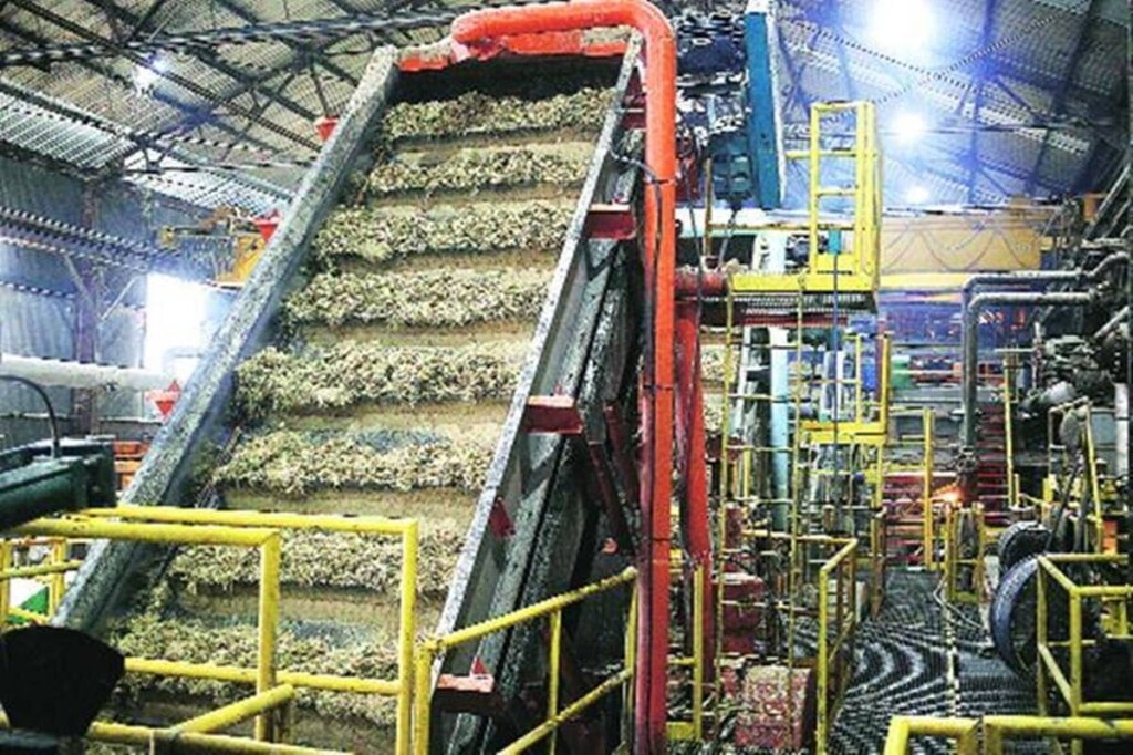 Pandey said that the automobile industry has been invited to bring in technology which is already available globally so that surplus foodgrains and sugarcane are used, providing relief to all stakeholders in the entire eco system.
