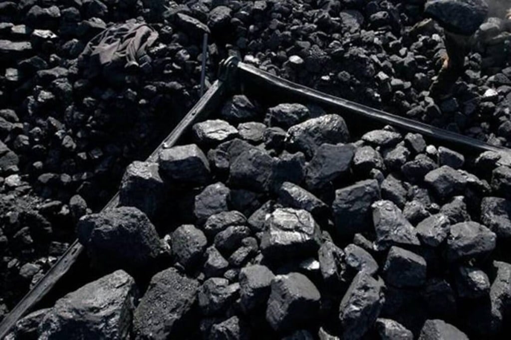 In early October, the Union coal ministry amended the Mineral Concession Rules, 1960 to allow sale of up to 50% coal produced from captive mines, after meeting the requirement of the end-use plant linked with the respective mines.