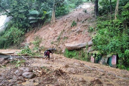 As heavy rains pounded south and central Kerala causing flash floods and landslides in many parts of the state, defence forces stepped in along with NDRF teams to rescue the several missing persons. As heavy rains pounded south and central Kerala causing flash floods and landslides in many parts of the state, defence forces stepped in along with NDRF teams to rescue the several missing persons.