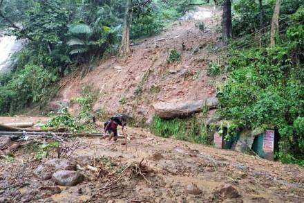 As heavy rains pounded south and central Kerala causing flash floods and landslides in many parts of the state, defence forces stepped in along with NDRF teams to rescue the several missing persons.