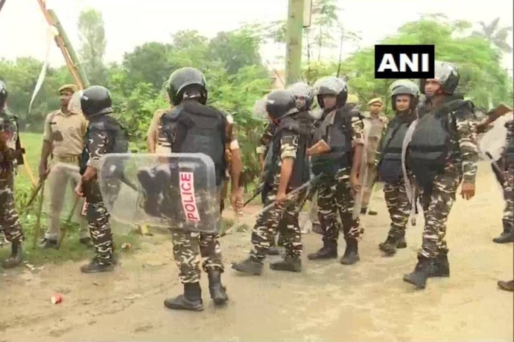 Lakhimpur Kheri Violence Live updates: Opposition parties slammed the BJP state government for the “inhuman” and “cruel” incident and called for the resignation of Chief Minister Yogi Adityanath. Lakhimpur Kheri Violence Live updates: Opposition parties slammed the BJP state government for the “inhuman” and “cruel” incident and called for the resignation of Chief Minister Yogi Adityanath.