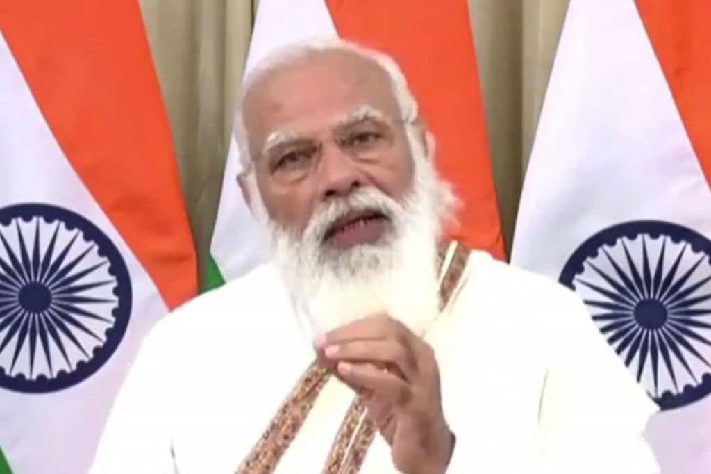 Experts and many agencies from home and abroad are very positive about India's economy, said PM Modi.