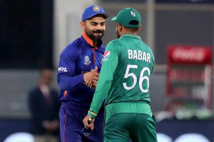 India vs Pakistan T20 LIVE: Stage set for an epic clash; India to bat first after Pakistan win the toss and opt to bowl