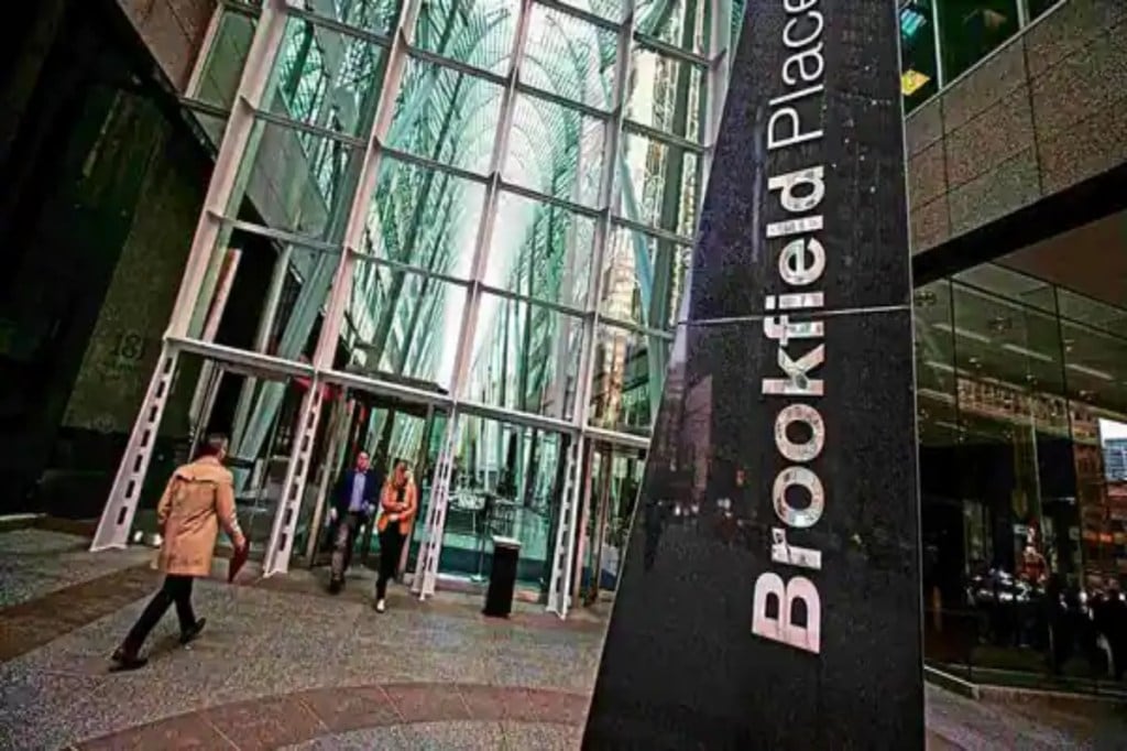 Brookfield REIT has rights to acquire a further 8.3 million square feet and rights of the first offer on an additional 6.7 million square feet, both currently owned by members of the Brookfield Group.