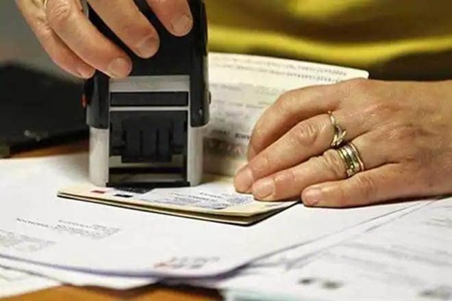 The settlement would now let companies request that the USCIS reopen and re-adjudicate their denied H-1B petitions.