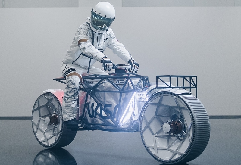 Bikeexif quotes Hookie Co. founder Nico Müller: “I saw Andrew’s concept sketch and was hooked immediately. After some calls we got his approval to build this amazing machine. Andrew’s renderings weren’t detailed and true to scale, so the design process began using Autodesk Fusion 360, and we engineered the whole Tardigrade from scratch.” (Source: Bikeexif)