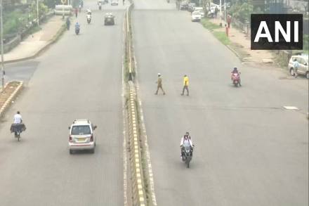 Maharashtra Bandh Over Lakhimpur Violence Live Updates: While essential services such as medical stores, milk supply, hospitals etc have been kept out of the Maharashtra Bandh, other markets would be closed. Maharashtra Bandh Over Lakhimpur Violence Live Updates: While essential services such as medical stores, milk supply, hospitals etc have been kept out of the Maharashtra Bandh, other markets would be closed.