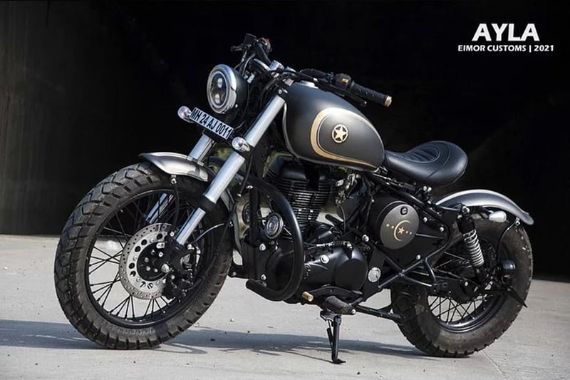 Eimor Customs has come to be a very popular motorcycle shop from Hyderabad with a CV loaded with some very brilliant-looking custom bikes. Another feather in the hat is the 'Ayla' bobber based on a Royal Enfield Classic 350. The custom job has been carried out very neatly, least to say and lends the Classic some modern fitments like a digital instrument cluster and USD forks.