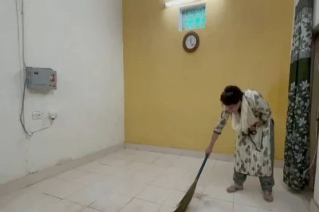 Priyanka Gandhi Vadra and other party leaders were detained in Sitapur, with the party alleging they were not allowed to meet the victims of Lakhimpur Kheri violence. Priyanka Gandhi Vadra and other party leaders were detained in Sitapur, with the party alleging they were not allowed to meet the victims of Lakhimpur Kheri violence.