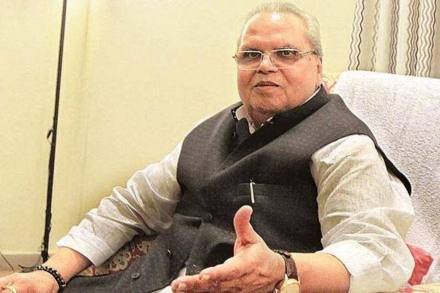 Meghalaya Governor Satya Pal Malik has urged the government to meet the demands of the protesting farmers, warning that if it doesn't do so, it will not be able to return to power. Meghalaya Governor Satya Pal Malik has urged the government to meet the demands of the protesting farmers, warning that if it doesn't do so, it will not be able to return to power.
