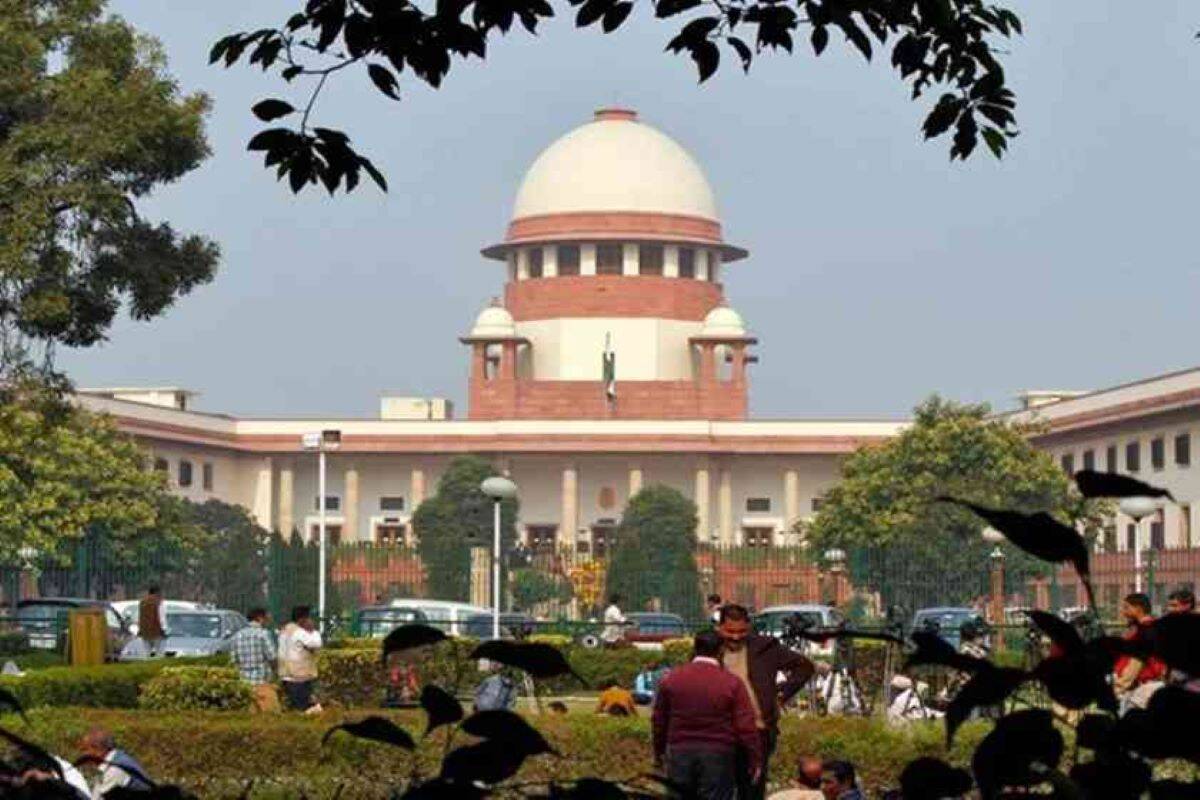 The apex court said it appeared that the evidence was being collected in the lynching case to protect one particular accused, alluding to the son of Union Minister Ajay Mishra. The apex court said it appeared that the evidence was being collected in the lynching case to protect one particular accused, alluding to the son of Union Minister Ajay Mishra.