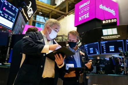 U.S. Stocks: Solid earnings lift mood on Wall Street ahead of Apple, Amazon results