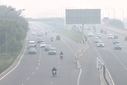 Delhi recorded its 24-hour average Air Quality Index (AQI) at 471 by 4 pm, the worst this season so far. It was 411 on Thursday. (ANI File image) Delhi recorded its 24-hour average Air Quality Index (AQI) at 471 by 4 pm, the worst this season so far. It was 411 on Thursday. (ANI File image)