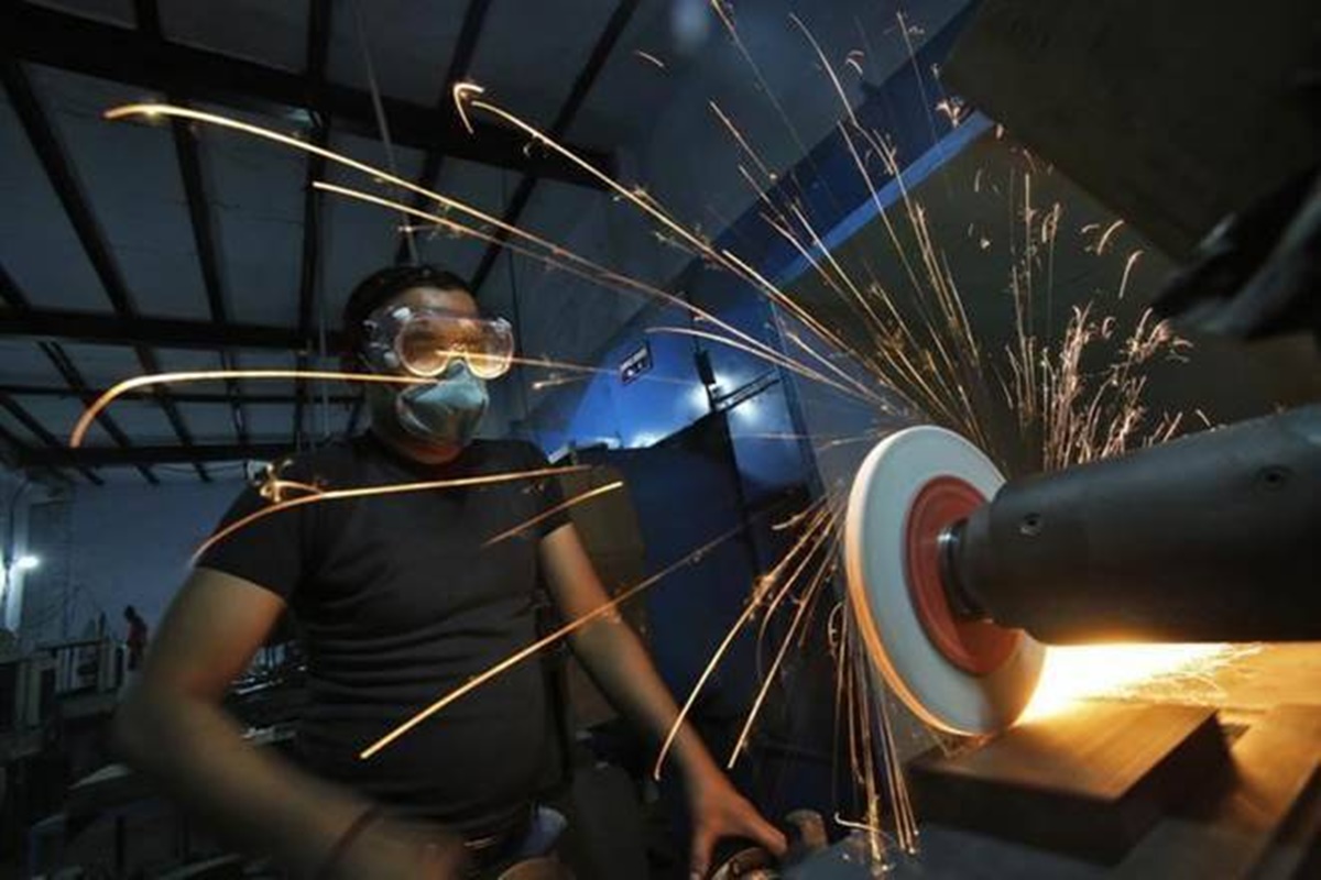While the finance ministry in a recent report saw prospects of a revival of the investment cycle, this was not corroborated by the latest data on industrial production; capital goods output grew only marginally in September. While the finance ministry in a recent report saw prospects of a revival of the investment cycle, this was not corroborated by the latest data on industrial production; capital goods output grew only marginally in September.