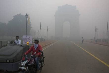 The air quality index of neighbouring areas of Noida and Gurgaon was recorded at 587 and 557 respectively. (Representational image)