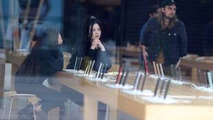Apple Store (Reuters)