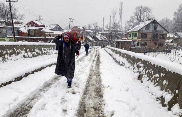 min temp settles below freezing point, season's coldest night, gulmarg temperature, 'Chillai Kalan', MeT Office min temp settles below freezing point, season's coldest night, gulmarg temperature, 'Chillai Kalan', MeT Office