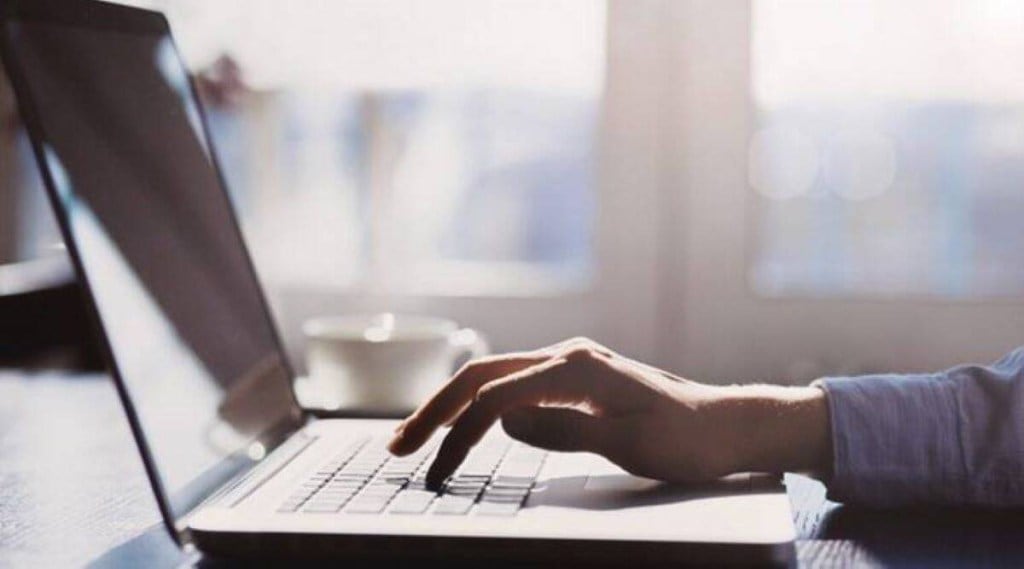 Candidates need to take note of the fact that their photo should only be clicked with a white background.