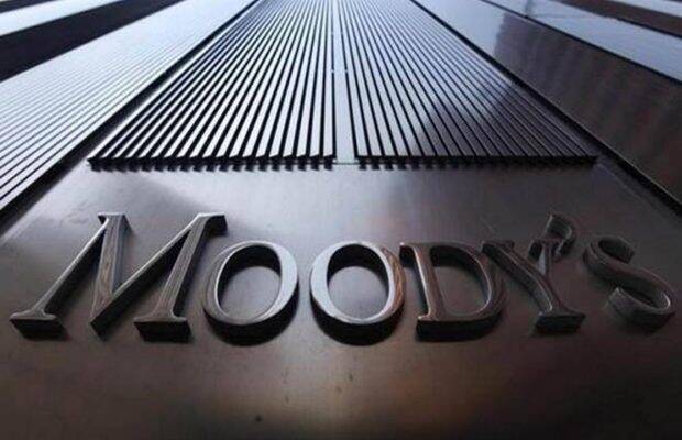 Moody's explained that despite an increase in debt, deferred spectrum payments have limited immediate impact on operators' liquidity and cash flow. Moody's explained that despite an increase in debt, deferred spectrum payments have limited immediate impact on operators' liquidity and cash flow.