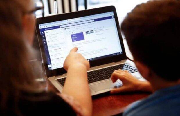 Bridging learning divide outcomes in online education