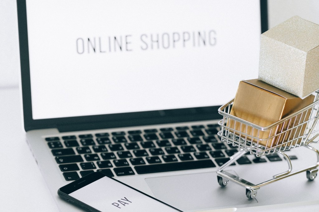 Micro and small enterprises (MSEs) have a share of 56.56 per cent in GeM’s overall transaction value of Rs 1.52 lakh crore as of November 2, 2021. (image: Pexels.com)