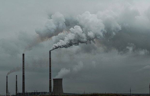 India’s National Clean Air Programme (NCAP) and the National Green Tribunal (NGT) have identified diesel generator sets as the major source of emission of particulate matter. (image: Pixabay)