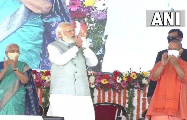 After the inauguration, PM Modi will witness an airshow by the Indian Air Force on the 3.2 kilometre airstrip constructed on the expressway. After the inauguration, PM Modi will witness an airshow by the Indian Air Force on the 3.2 kilometre airstrip constructed on the expressway.